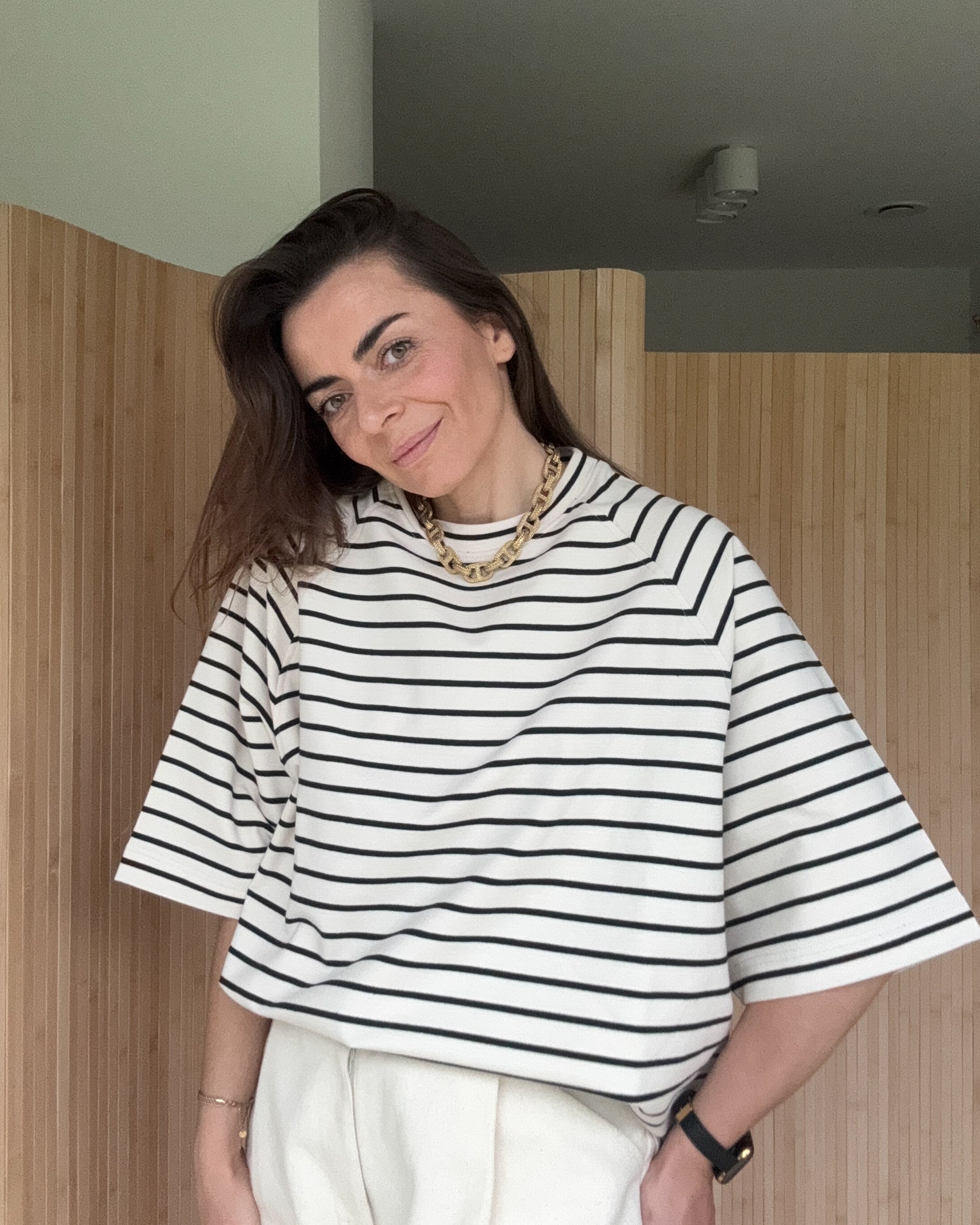 T-shirt Chillout ecru cream & black neck