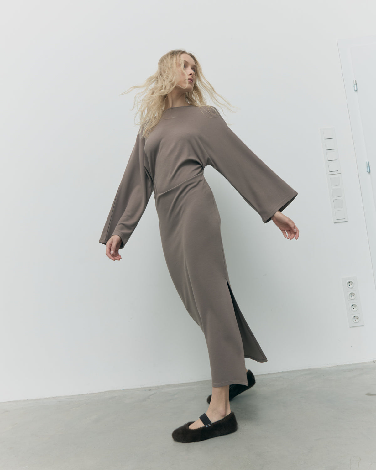 Sukienka Moved capuccino