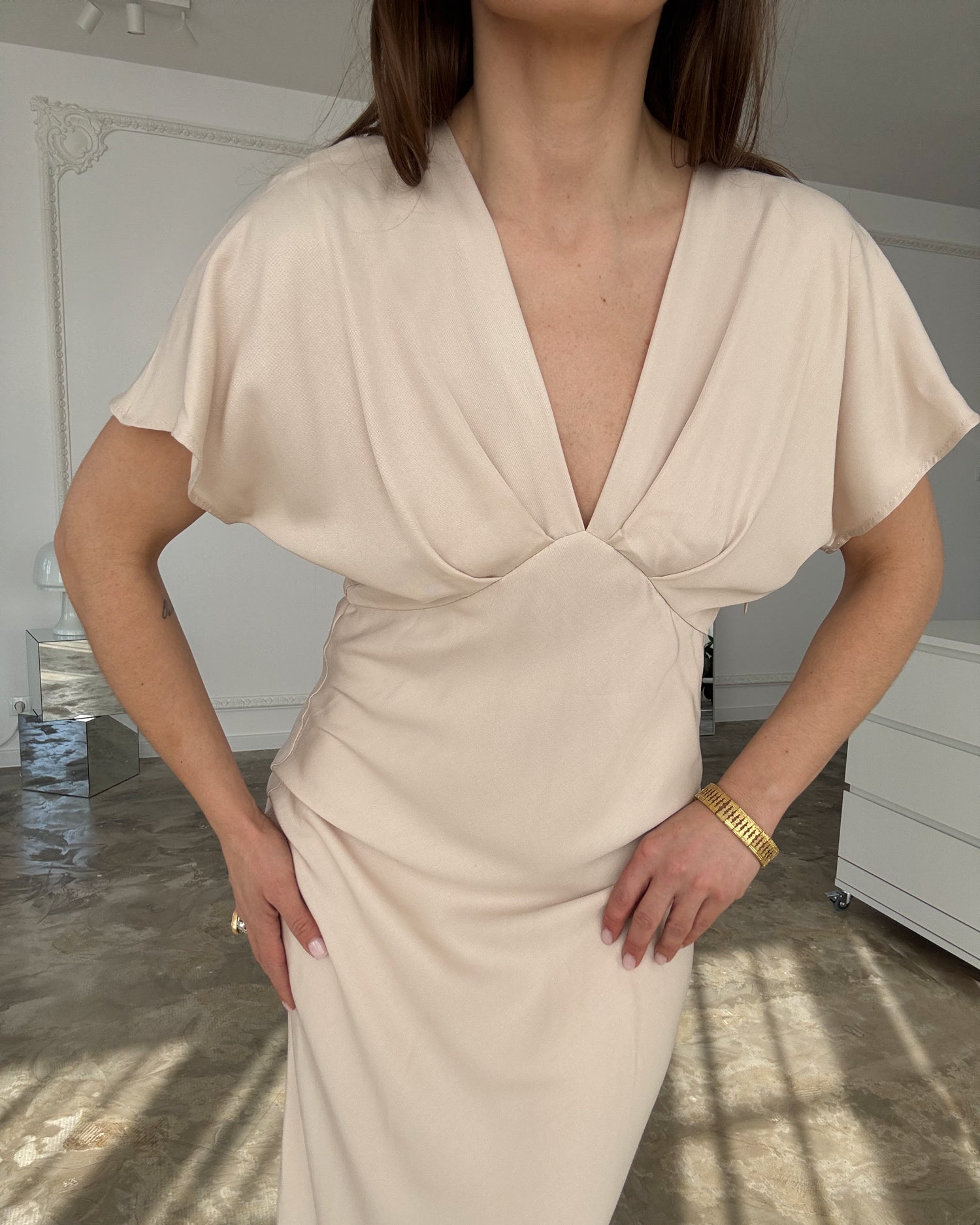 Sukienka Eteral pearl beige