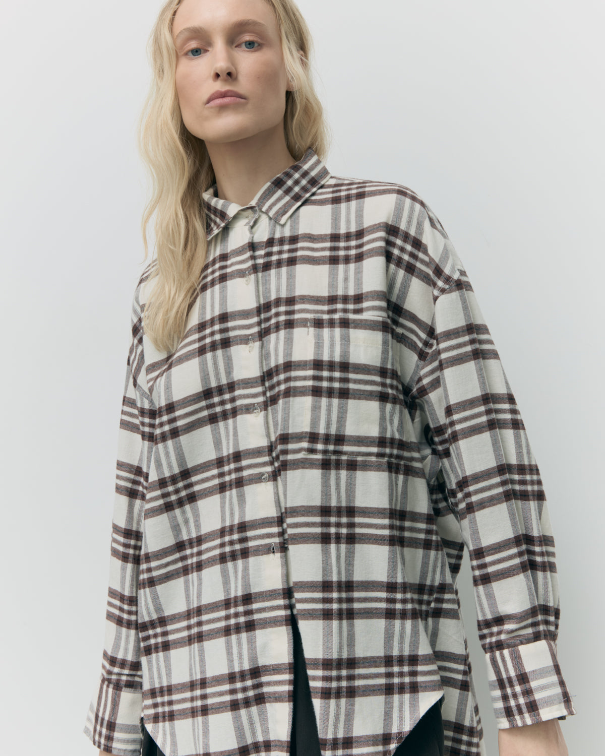 Koszula Calm oversize ecru z brązem krata